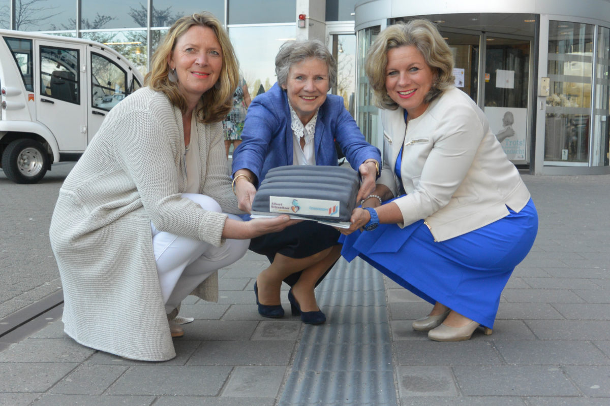 Blindenlijn bij Albert Schweitzer ziekenhuis ‘geopend’