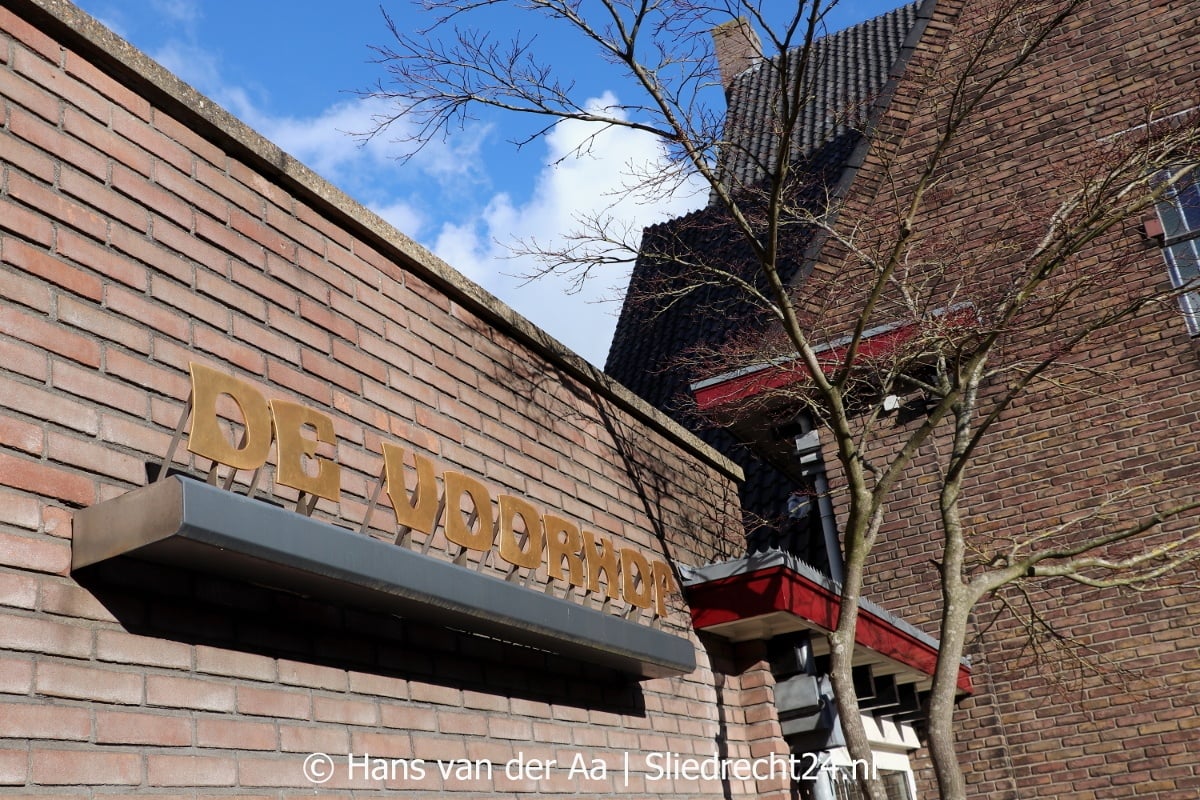 Schuilen tegen warmte bij De Voorhof en scholen dicht