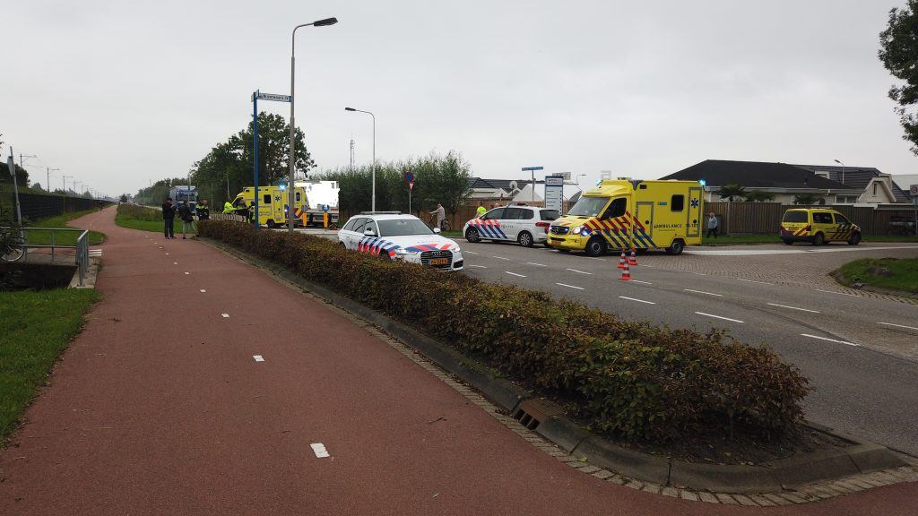 NIEUWS: Fietser raakt ernstig gewond bij ongeluk op Parallelweg.