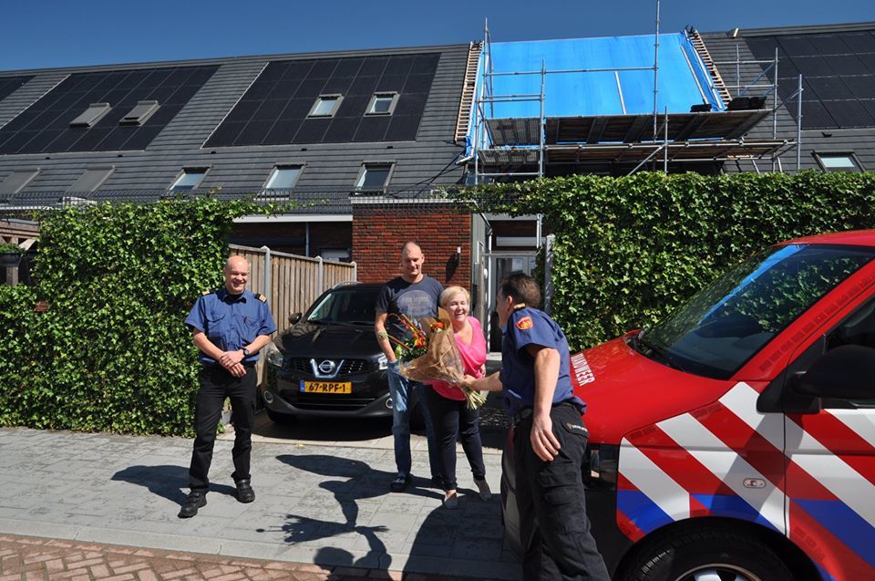 NIEUWS: Brandweer brengt bloemen bij bewoners Montiverdistraat.