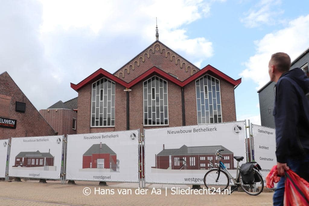 Sloop Bethelkerk aan Kerkbuurt inmiddels in volle gang - Sliedrecht24
