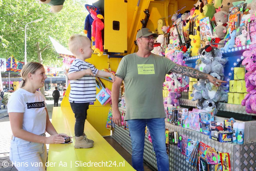 Attracties Sliedrechtse kermis inmiddels vol in bedrijf Sliedrecht24