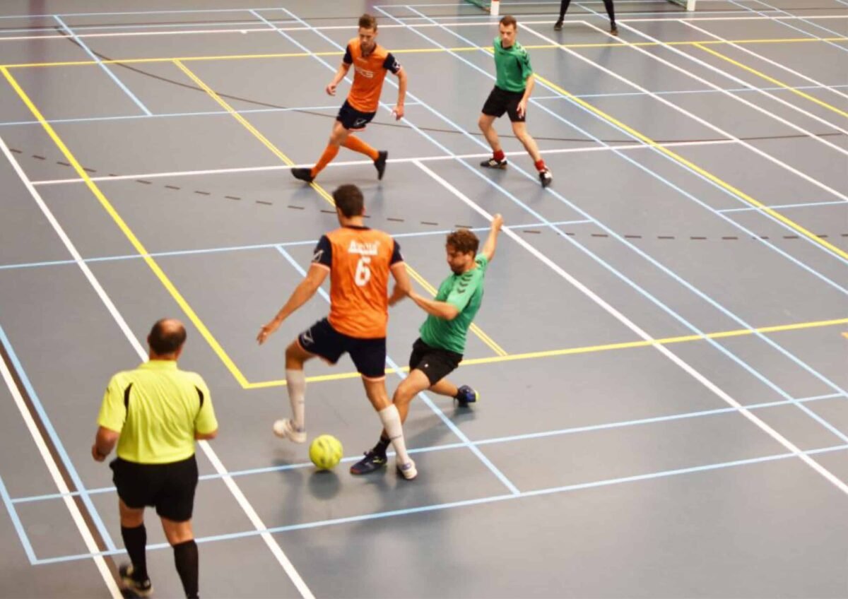 Zaalvoetbalers OWS´88 klaar voor bekertoernooi