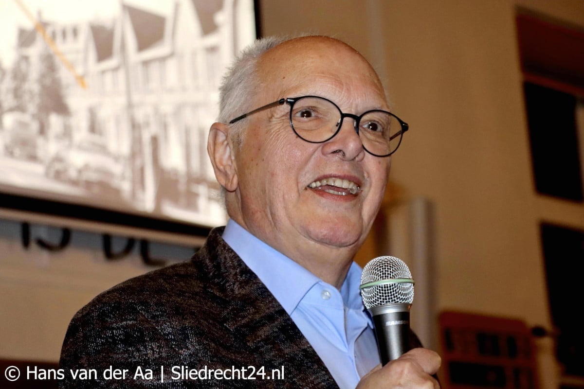 Stuij brengt neemt belangstellenden mee in fotopresentatie oude beelden