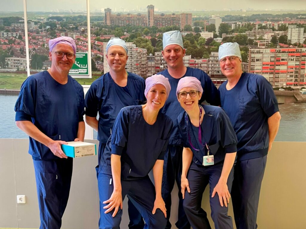 Nieuwe minisling in Albert Schweitzer ziekenhuis