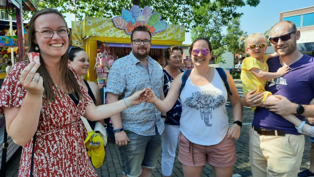PRO Sliedrecht deelt muntjes uit op kermis Sliedrecht24