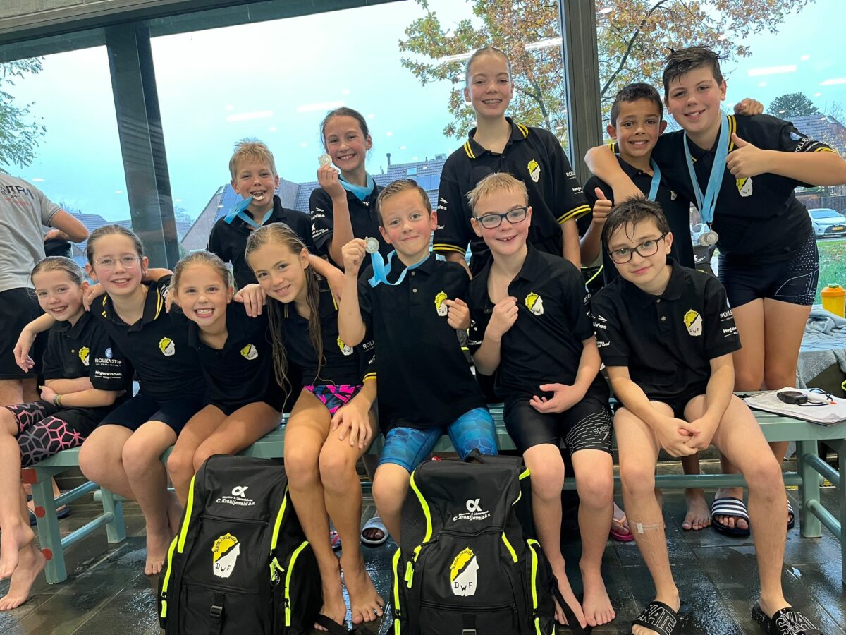 Medailleregen voor minioren Door Water Fit