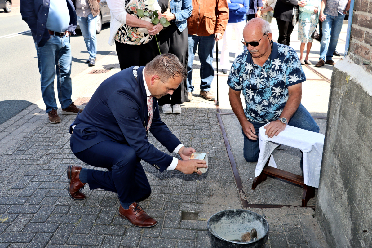 Voorlopig laatste struikelsteenleggingen voor Merwedegijzelaars