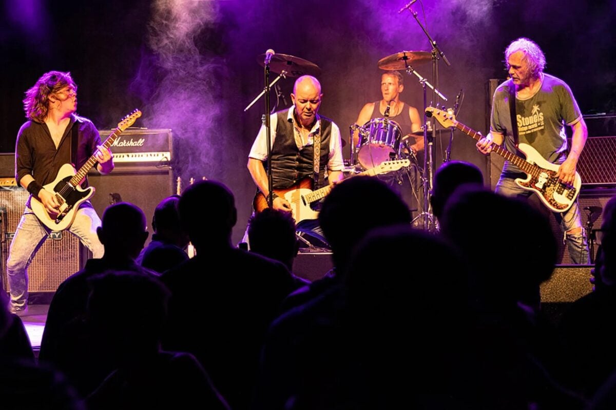 Tribute band Status Quo Forever is zaterdagavond terug in The Moonshine