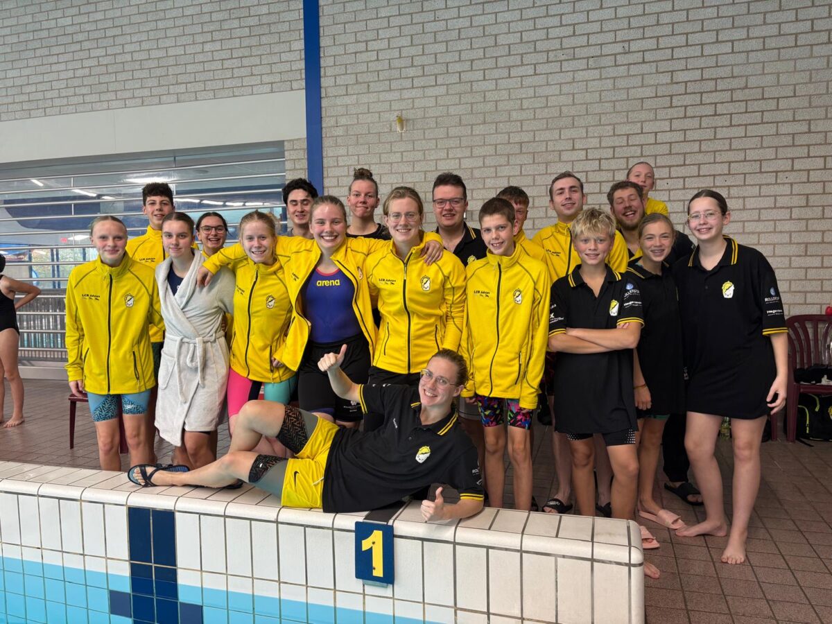 Zwemmers van Door Water Fit schitteren met medailles