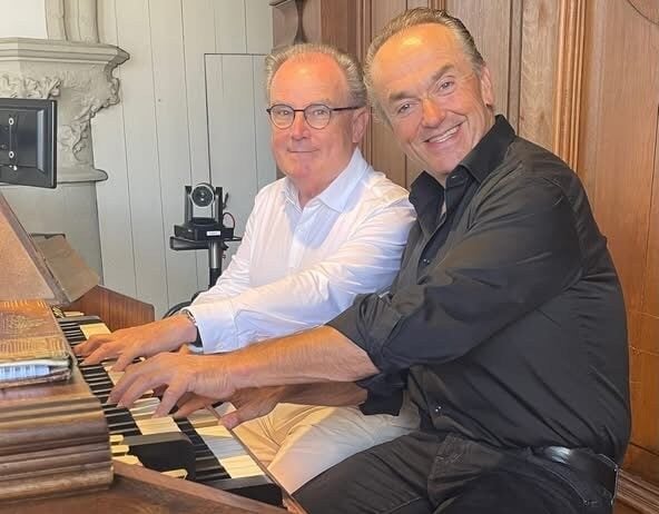 Zonnenberg en Mans in Grote Kerk met kerstimprovisaties en samenzang