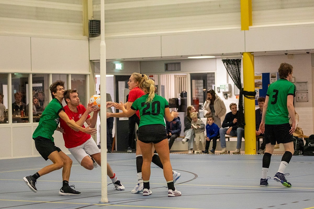 Reeuwijk tegen Merwede/Multiplaat; veel goals met helaas puntendeling