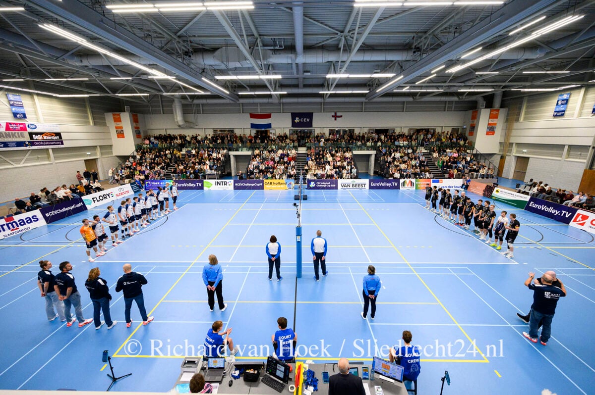 Avond Europacup volleybal heren trekt volle sporthal De Basis