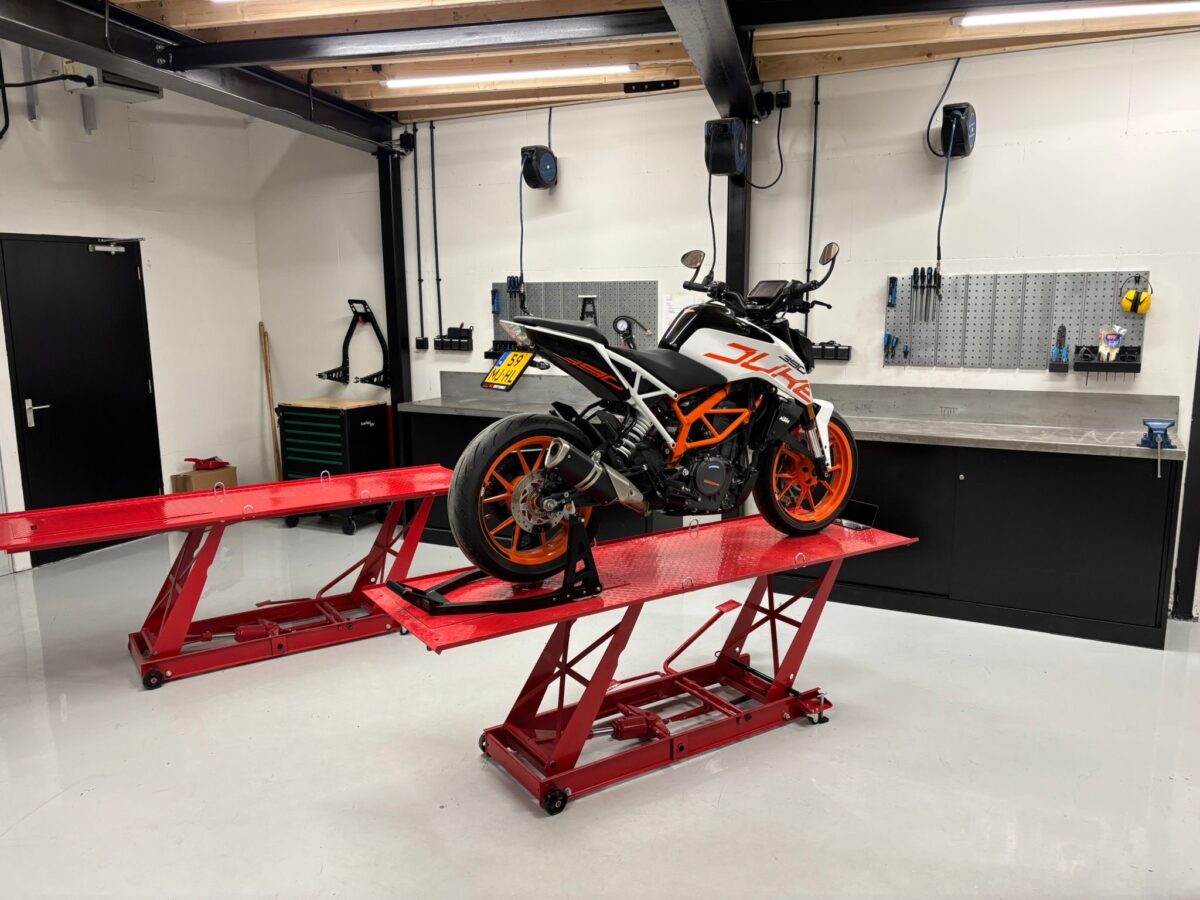 Ervaring en enthousiasme komen samen; vrienden beginnen WJ Motorservice