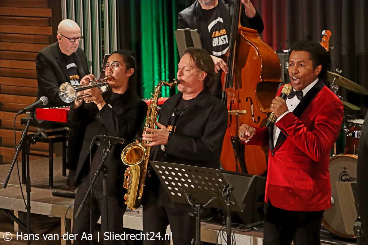 Bigband Blast! excelleert met medewerking van Lou Prince