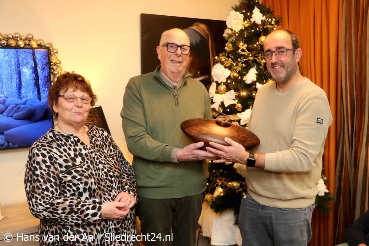 Vrienden van Waerthove schenken Cdrl als zorginstrument