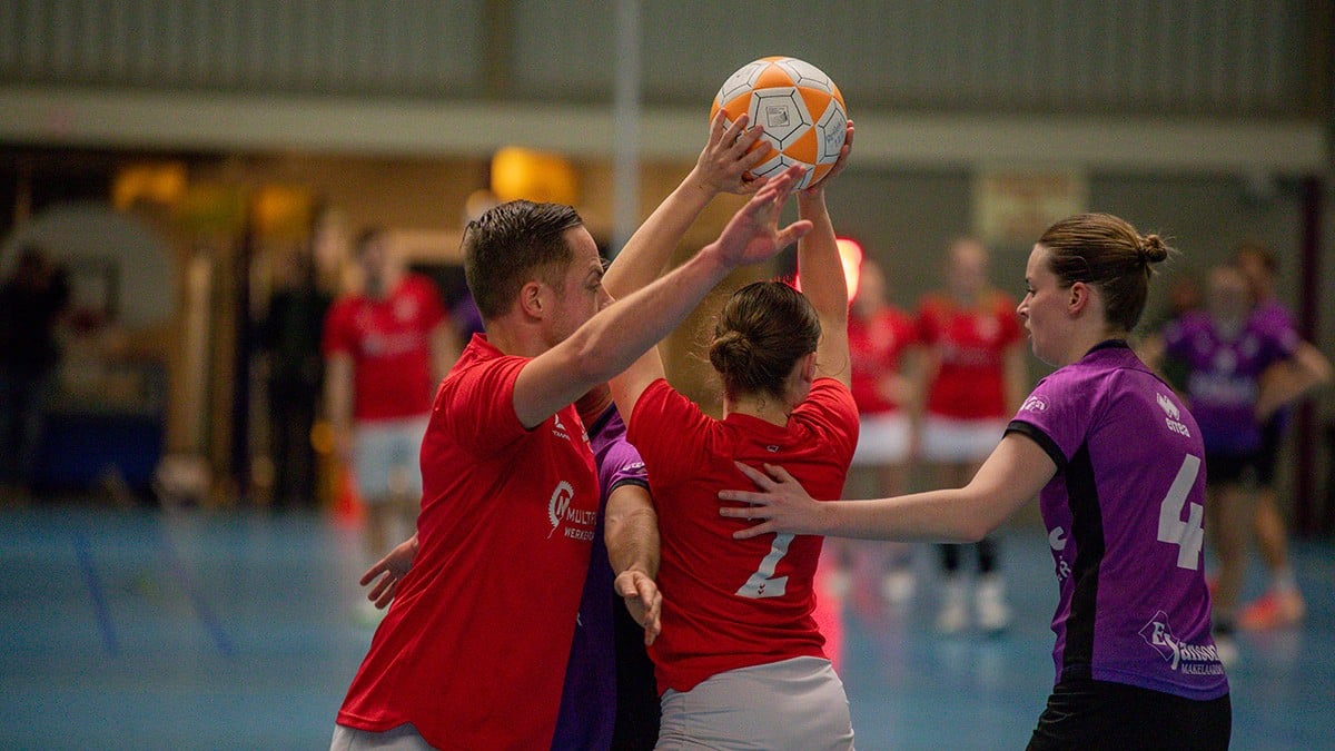 Selectie Merwede/Multiplaat wint nipt van eerste team Refleks