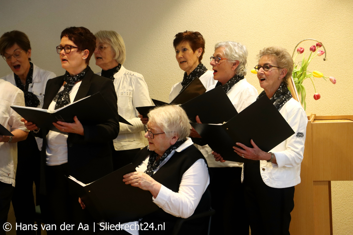 Luisterrijk dubbelconcert Expressi(e)f Brandweermannenkoor
