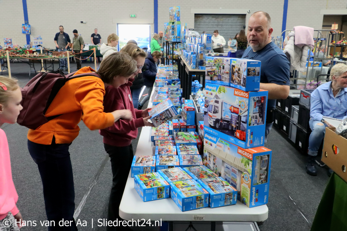 ‘Playmobil-Paradijs’ in sporthal speelgoedattractie van formaat
