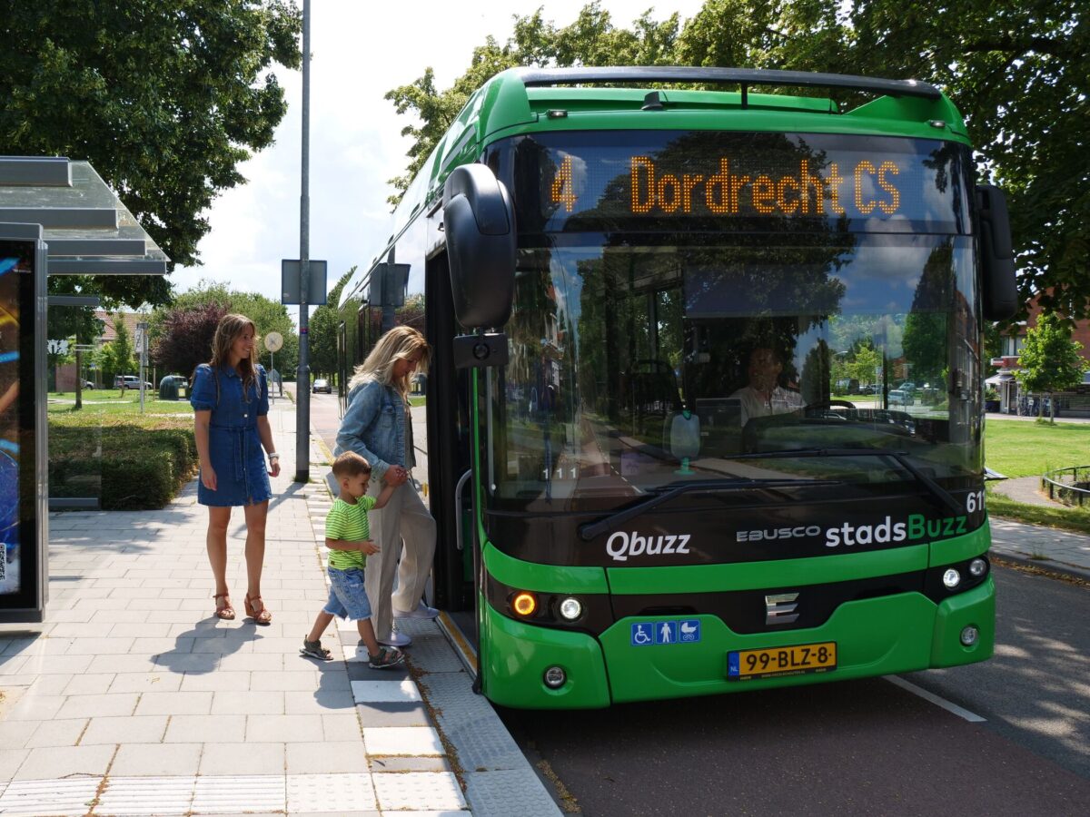 Vervoerder Qbuzz belooft meer busritten en betere aansluitingen