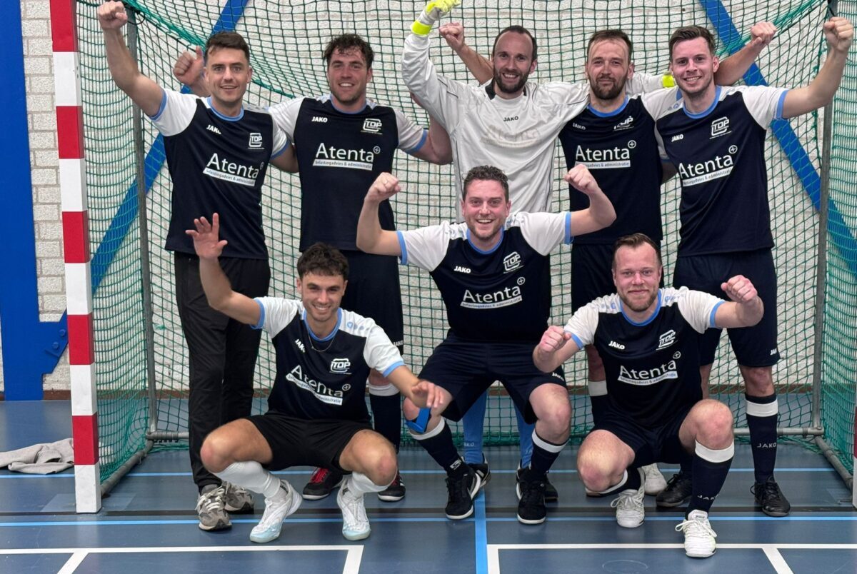 Zaalvoetbalteam Atenta pakt opnieuw titel