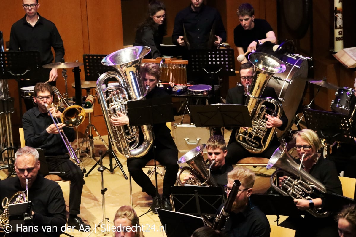 Dubbelconcert Crescendo met De Bazuin laat bezoekers genieten