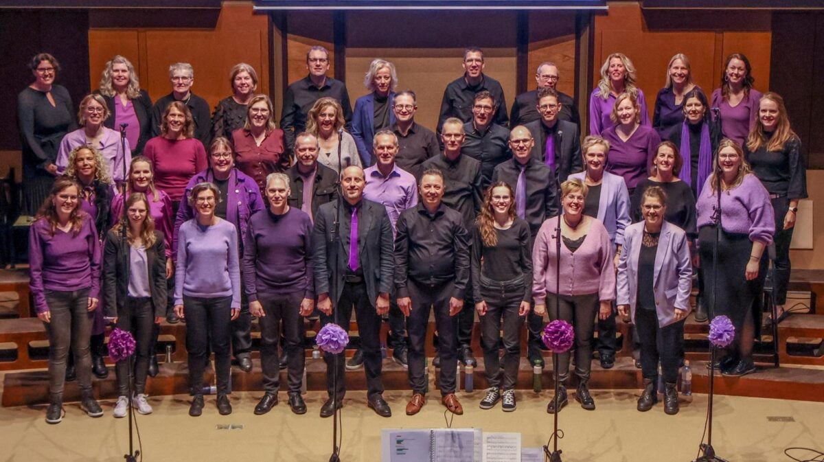 Gospelkoor Shine treedt op tijdens Paasdienst