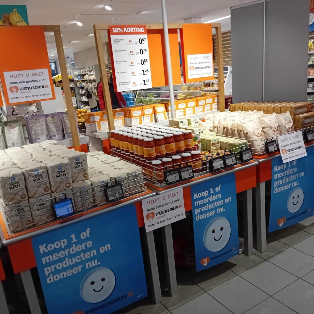 Winkelactie in Albert Heijn Sliedrecht voor Voedselbank Sliedrecht