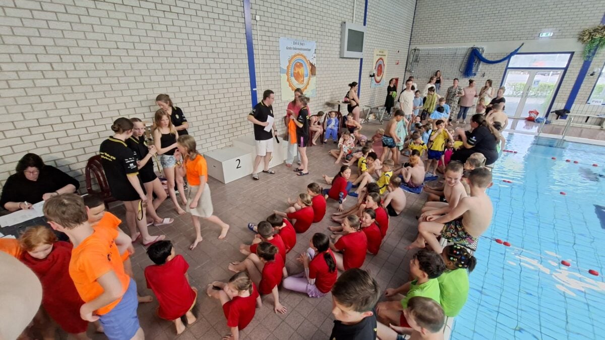 Prins Willem-Alexanderschool wint schoolzwemwedstrijd 2026