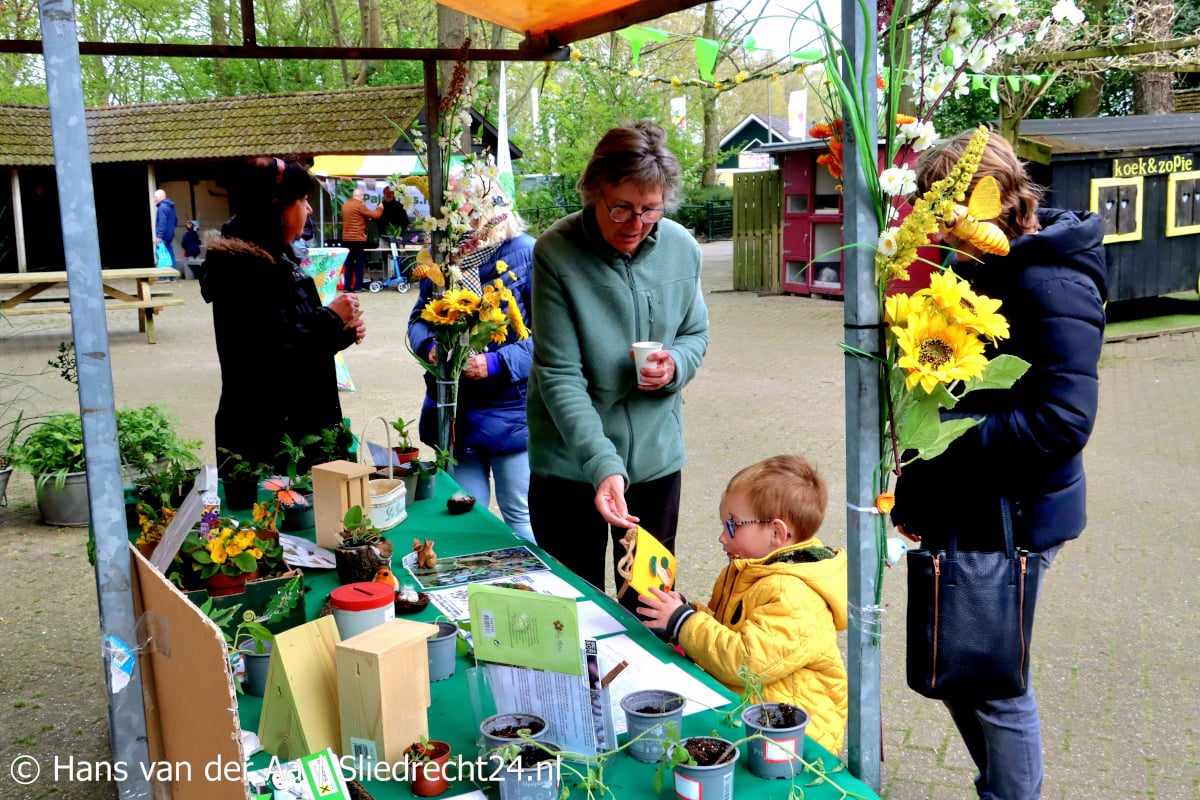 Stekjes en plantjes vinden via Sliedrechtse Tuindag nieuwe bestemming