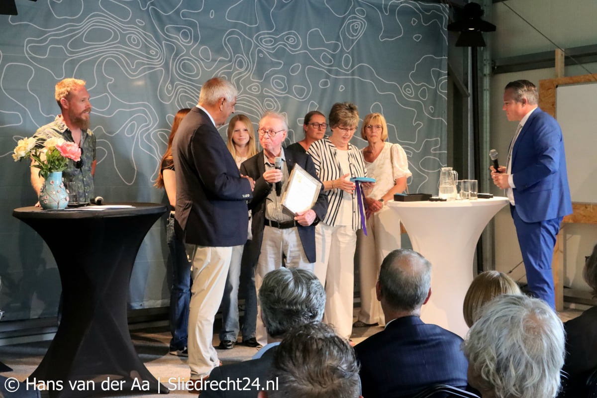 Van de Ven ontvangt erepenning Nationaal Baggermuseum