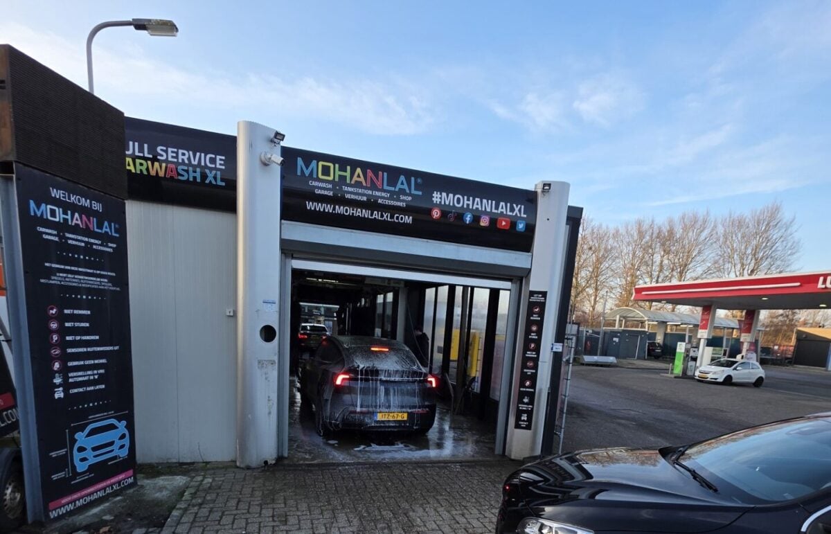 MOHANLAL XL Carwash vernieuwd; klanten krijgen 50% korting