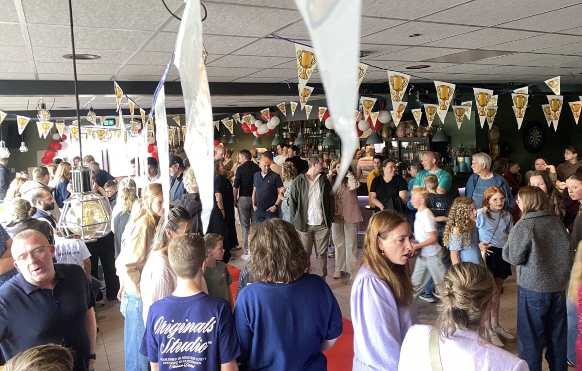 Merwede/Multiplaat viert succesvol seizoen met kampioenenbal