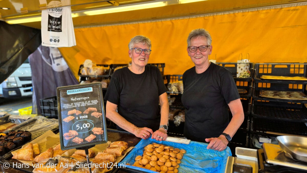 Zussen nemen afscheid; tientallen jaren op weekmarkt gestaan
