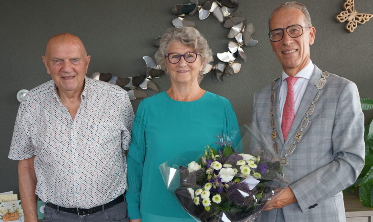 Felicitaties namens gemeentebestuur voor echtpaar De Bruin-van Heteren