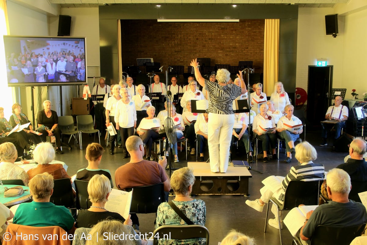 Baggerkoor Sliedrechts erfgoed; jubileumconcert schot in de roos