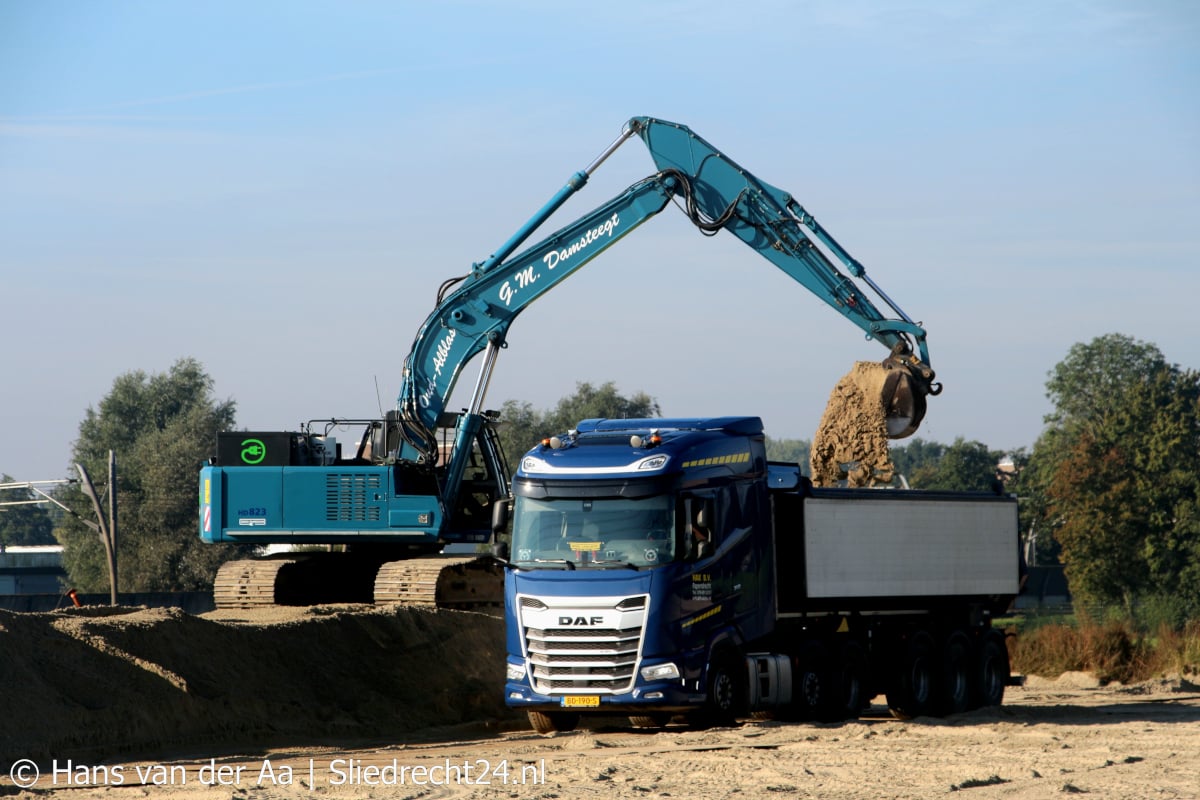 Periode voorbelasting azc-terrein voorbij; zand wordt afgevoerd